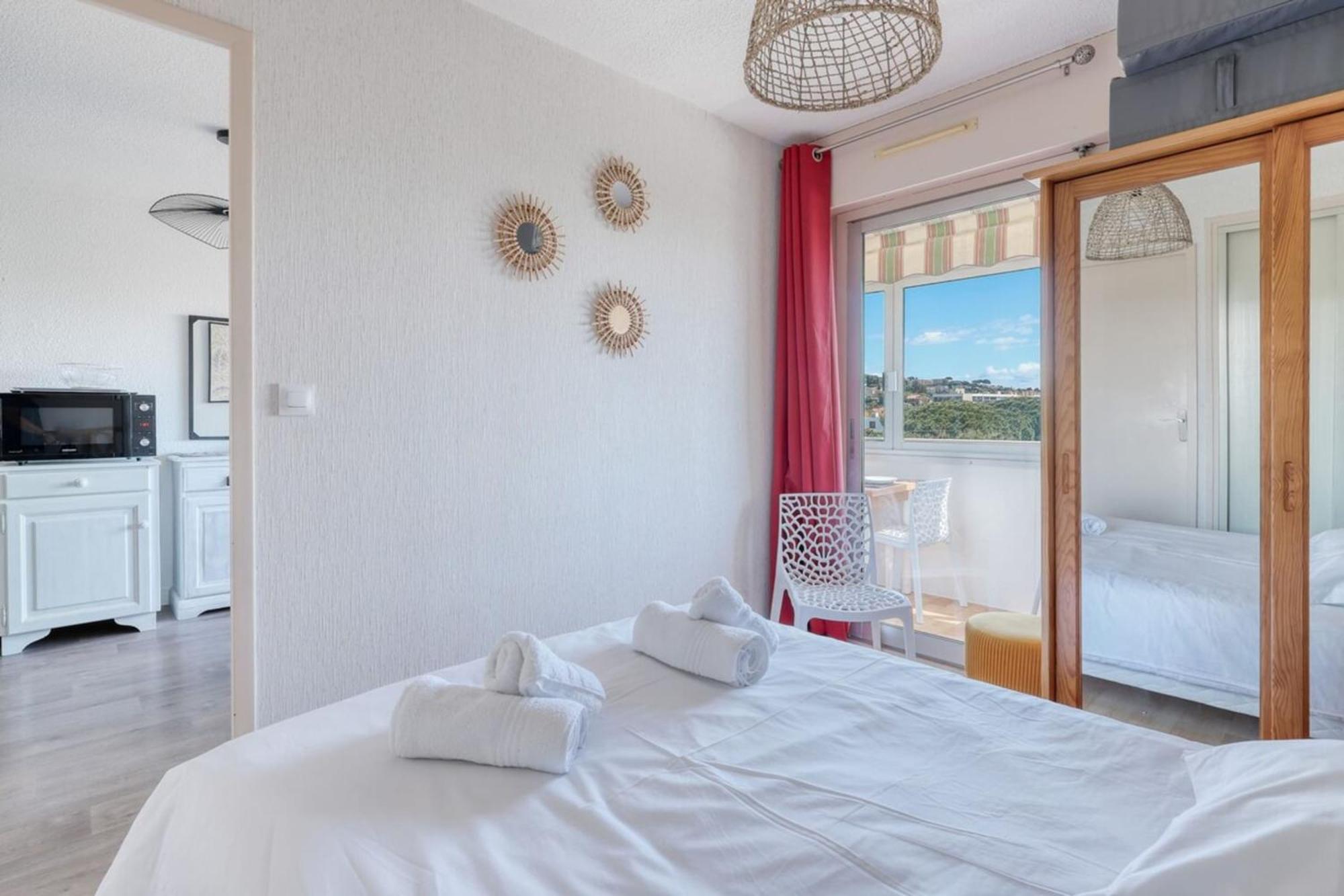 T2 600 M From The Beach! Air-Conditioned Le Lavandou Kültér fotó